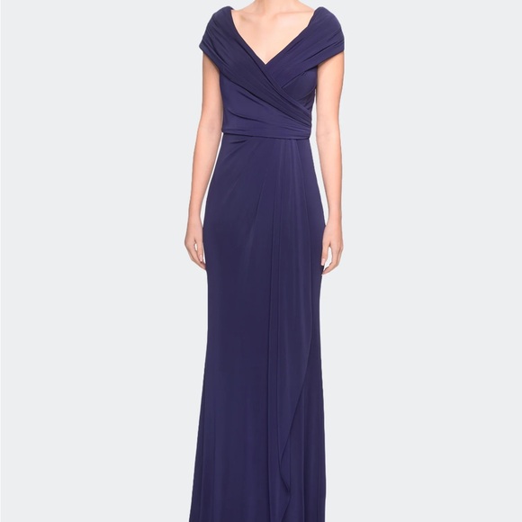 NEW La Femme Navy Ruched Jersey Column Gown
LA FEMME SIZE 16 or 8 - Picture 8 of 8